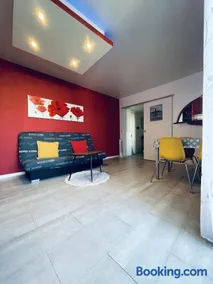 15 min walk to DisneylandParis, 5 min walk to Val d'Europe Mall and train RER A, Monyhome apartment for 4 persons - Image 3