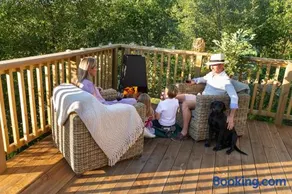 Hazel Tree Yurt - Eavestone Lake - Image 3