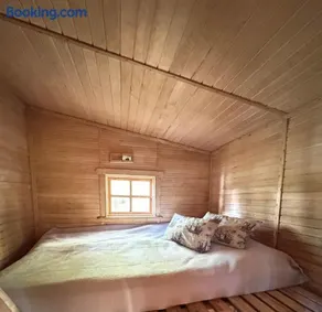 The lake house - Image 1