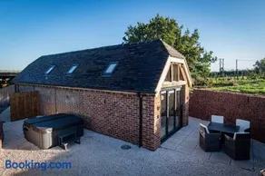 Luxury private FARM BARN, Airport, NEC - Image 4
