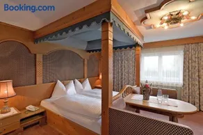 Hotel Tiroler Stuben - Image 2