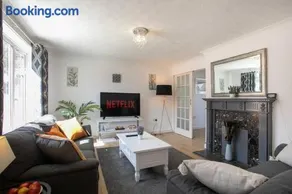 Maltby House, Rotherham for contractors & Families, free private parking, fast wifi, spacious,WIFI etc - Image 4