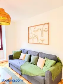 Central Geneva Cozy Apartment - Image 2