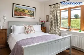 Stylish pet-friendly converted chapel on Exmoor - Image 3