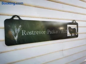 Rostrevor Pickers Cottage - Image 1