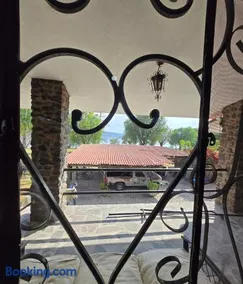 Hotel NoQueNo Vista al lago - Image 2