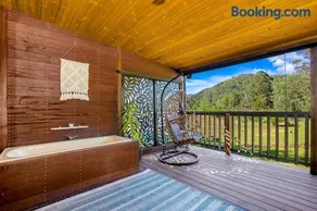 MacDonald River Retreat - Image 3