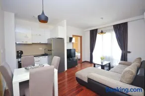 Seaside Apartments Petrovac - Image 2