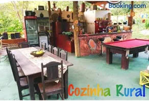 Chalé Rio Piscina Cozinha Área de Lazer Pertinho da CidadeMaravilha - Image 4