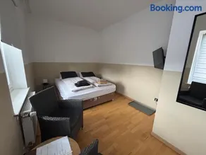 Zimmer für 2 Personen-Bad-Kühlschrank-TV-11 - Image 2