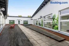 Chambre chez l'habitant avec terrasse et internet haut débit | Vue jardin | Adaptée au travail à distance | Avec animaux admis - Image 2