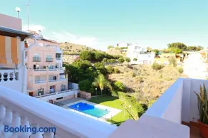 Ático Residencial Mariana Parking Privado Y Piscina - Image 1