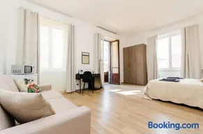 Beige Room - Image 1