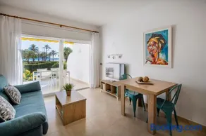 Apartamento a pie de playa, climatizado y parking - Image 3