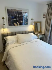 The Guest Suite, Buttsfield Lane. - Image 3