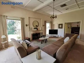 Lake House Benalla - Image 2