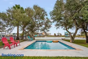 4 Br Home On The Water Private Pool Dog Friendly - Image 2