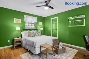 2 Bed 1 Bath Private Suite Funky Bunch TYSUT - Image 2