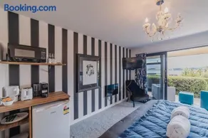 Charming Private Room with Stunning Views - Pukaki - Image 2