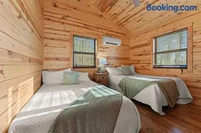 Jasper Cabin with Hot Tub, Fire Pit & Mountain Views - Image 2