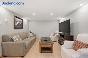 Modern Suite Minutes from Halifax Waterfront - Image 2