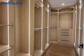 Spacious & Stylish Home in heart of Glendale - Image 3