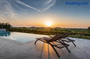 Villa Lumi - with private pool, sauna, outdoor jacuzzi, fitness room, table tennis - Image 3