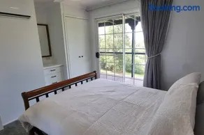 Serenity Cottage Retreat - Image 2