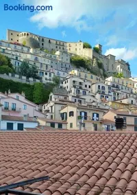 Casetta con VISTA CASTELLO e PARCHEGGIO COMODO - Image 1