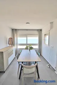 Apartamento Primera Línea Playa Centro de Guardamar - Image 3