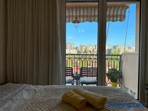 YellowHouse - Image 4