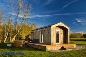 5 minutes from Beach, Cozy Cabin with Hot Tub - Image 1