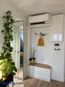MyNestParis 2-BR in Center , Air Conditioner , Elevator, Free Parking - Image 3