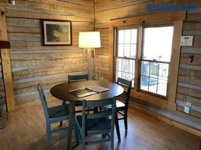 Log Cabin Getaway in the RRG - Image 4