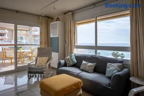 AT100 Apartamento alto con las vistas del mar - Image 1
