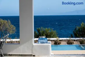 Golden View Villa with Private Swimming Pool - Image 3