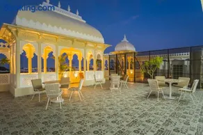 Tripli Regalia Mayur Palace - Image 3