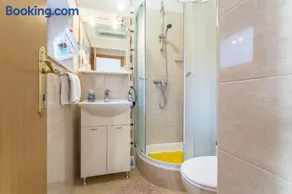 Carrara Accommodation - Image 5