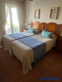 Hotel Es Mercadal - Image 2