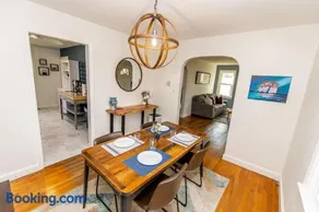 Pet Friendly Retreat Near Downtown Annapolis - Image 1