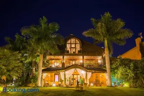 Indonesian Palace Luxurious Boutique - Image 3