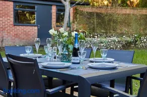 The Coach House, Hambledon - Image 2