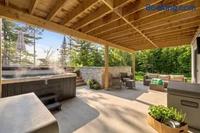 Spa Pool Table - Luxurious pool - Chalet Houefifa - Image 1