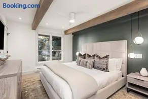 Fully Renovated 2 BR on River with Pool - Walk to Town! - Image 2