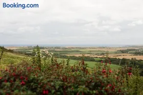 Spangle Cottage, Borrowby Farm Cottages - Image 3