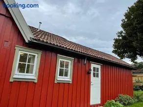 Apartament with access to garden, central, quiet and with free parking - Image 2