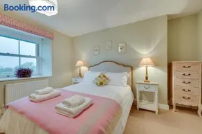 4 Bed in Brithdir oc-wag722 - Image 5