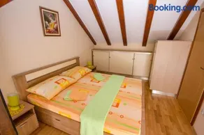 Apartment Niko Kaštel Stari - Image 4