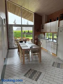 Lovely Holiday Home Near Beach And Nature - Image 5