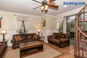 Treehouse 2 - Cardinal Casita - Image 5